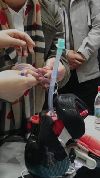 插管遇到饱胃的患者怎么办? #麻醉 #饱 #胃 #医生 #插管