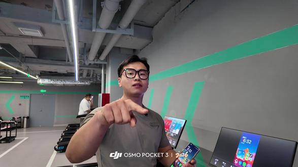 居然有 99% 的人还不知道跑步机能看电影? #干货分享 #爬坡#上热门#拓达健身#跑步机还能这么玩