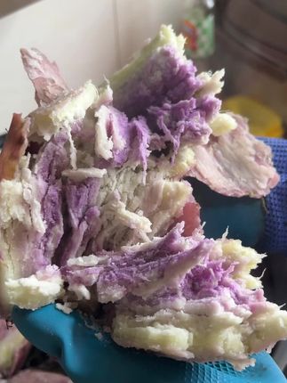 一年一季度的爆皮爆粉的冰淇淋番薯来了,每年只有8月份-11月份这两个月的番薯是最粉最香的,错过这3个月要又等一年才可以吃到这种品质的番薯#农村美食 #冰淇淋番薯 #好吃到爆 #红薯 #好吃到停不下来