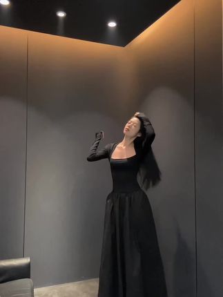 #秋冬 #连衣裙 #赫本小黑裙
