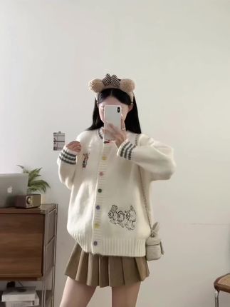 大码女装秋冬新款气质简约刺绣学院风减龄百搭毛衣开衫上衣#时尚休闲女装 #甜美穿搭 #休闲百搭外套