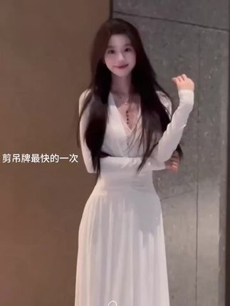 #张予曦毕雯珺真拍了红裙抱 #深情眼 #张予曦 #毕雯珺