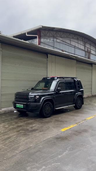 v27实体钥匙是有NFC功能的 所以按键按了没反应的时候.可以把它当卡片去刷卡解锁车辆.但是他的表面是亚克力的很容易花.所以建议给它装个套保护一下.#真实生活分享计划 #icarv27 #nfc钥匙 #汽车钥匙 #汽车实用好物