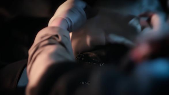 “手臂不够,屁股来凑”