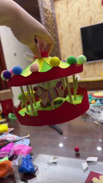 老师布置的元宵节花灯交作业啦!快来展示你们的花灯做参考#亲子手工 #元宵节灯笼 #灯笼手工