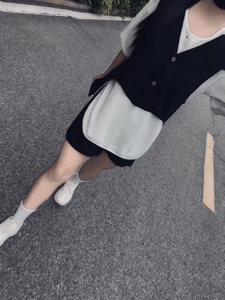 无论任何关系,只要别人不再考虑你的感受,就应该及时止损。人生不是用来讨好别人,而是好好善待自己,要习惯任何人的忽冷忽热,也要看待任何人的渐行渐远。#穿搭#新款上新#时尚穿搭
