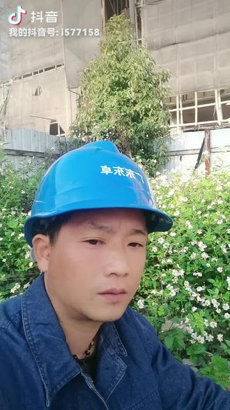 明知相思乱心神,怎奈相思已入魂。白茶清欢无别事,我在等风也等你。苦酒折柳今离别,无月无风亦无你,错把陈醋当成墨,洗尽半生都是酸😓