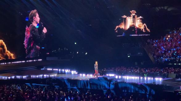 是谁说的好听😌
谁能走出来 反正我是不行了😭一直都很喜欢这版年轮鼓声那一part真的硬控我🥰🥰🥰我永远被大合唱折服🥹🥹🥹 好有氛围好整齐#汪苏泷 #汪苏泷澳门 #年轮 #万人大合唱 #神级现场