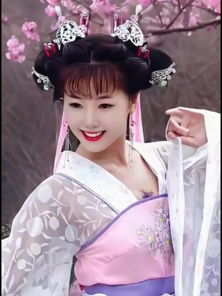 @二姐💞:“真正的幸运从来不是遇见 而是遇见后的不离不弃…”
