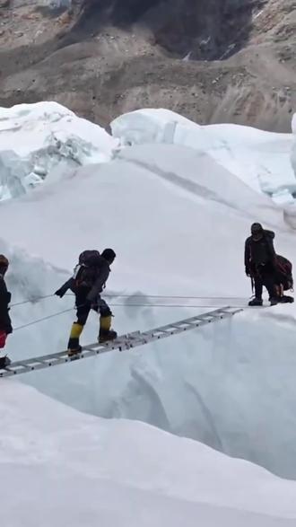 奥太娜16号封山14号最后一期 来萨武吧 1180+100提供全套装备 商务接送 不用人挤人#萨武神山 #人生第一座雪山