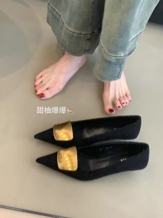 这双鞋美到我了!!3cm的浅口低跟单鞋,上班穿好适合!!#强烈推荐 #女鞋推荐 #哎呦喂你鞋真好看 #新款女鞋 #今天穿什么