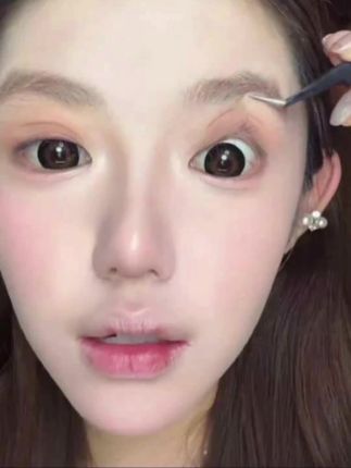 强烈建议所有单眼皮肿眼泡内双的姐妹快试试这个#双眼皮贴~你会回来感谢我的!#内双肿眼泡 #眼妆#美妆百万新星计划#动动手就贴出双眼皮