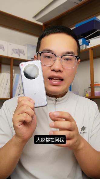 做户外、运动相机直播,网络稳定是关键。中兴 U30Pro 搭载 9 根天线,弱网环境也能流畅推流,触控屏查看数据超方便,500 元以内入手完全不亏。