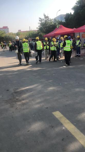 新年已过,牛马进场,班组空闲,人员充足!干挂石材,幕墙安装铝板、玻璃、打胶,或一条龙清包,包工、点工、抢工,有需要的老总请联系……
小刘19353808442