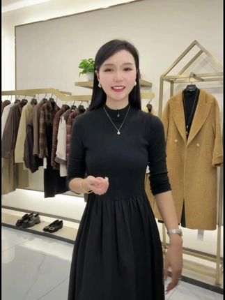 半高领赫本风小黑裙秋季气质显瘦高级长裙内搭高级法式收腰连衣裙#时尚穿搭 #气质显瘦连衣裙#面料柔软舒适