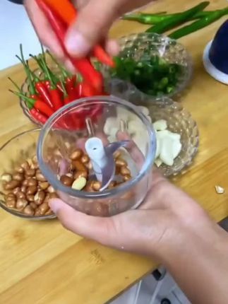 电动蒜蓉机无线多功能料理机全自动电动家用宝宝辅食机小型饺蒜搅碎##电动搅蒜器#姜蒜搅碎机 #厨房好帮手 #省时省力 #电动蒜泥搅碎机家用