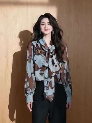 #长袖衬衫 #防晒穿搭 #时尚减龄穿搭 #美出高级感 #ootd穿搭