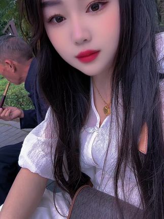 今生能做你的儿女是前世修来的缘份。爸你养我的小我陪你们到老。