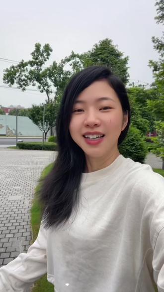 一条小热的视频直接涨粉2000+,我是45个粉丝开始玩的,拍了100多条视频没有水花,数据稳如泰山泰山,没有起伏,就在100多条以后爆了一条视频#涨粉 #播放量破百 #新人做抖音 #口播