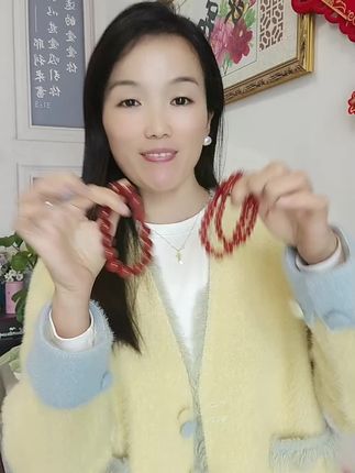 好显白的手链,时尚气质百搭,红玛瑙玉石材质,有证书保真,大小号都有,送人自戴都仪式感满满!#红玛瑙手链#玉石手链#时尚气质百搭#爱的礼物