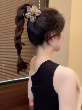 夏日抓夹这样盘头发也太精致减龄了,手残党姐妹快来试试吧#抓夹怎么抓出好看发型 #发型教程 #美出高级感 #头饰发饰 #氛围感发饰