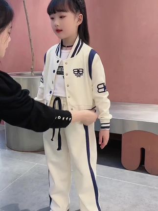 买了买了,终于买了,就一个女儿,别人有的咱也得有,反正不贵,穿上真的好看 #爆款热卖中 #中大童女孩