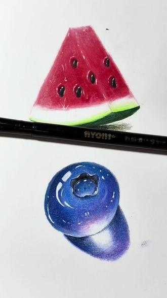 玻璃蓝莓,录视频的时候手机挡住了视线,铺上第一层颜色才发现蓝莓画得不圆,算了,不想重新录,就这样吧
#灵魂画手 #画画 #彩铅#彩铅手绘 #手绘