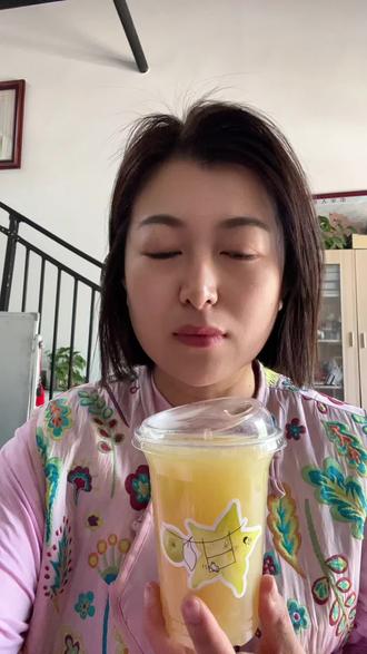 喜茶新出的杨桃三重甘味道不错,很清爽#喜茶新品