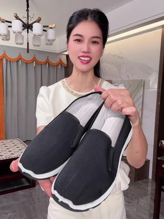 9.99的价格买到的,惊呆我了#防滑耐磨 #男鞋推荐 #好鞋推荐 #软底软面穿上超舒服