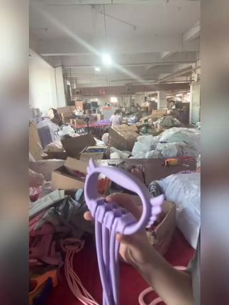 你见过六点可调节的拉力器吗!?快来试试这款。到手90磅 随意调节 #拉力器#健身器材#弹力带