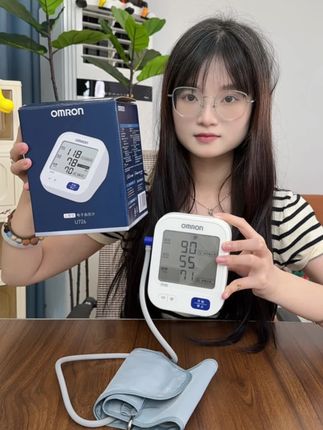 #欧姆龙 #欧姆龙血压计 #血压计 #送父母的礼物 #老年人健康