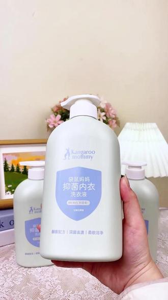 姐妹们!洗内内可别再用肥皂了!我一直都在用袋鼠妈妈内衣洗衣液,植物酵素配方温和清洁,大人小孩都能用!#洗护好物 #内衣洗衣液 #袋鼠妈妈 #母婴好物 #好物推荐