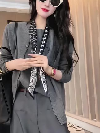 回复 @紫若穿搭的评论 #洋气减龄 #百搭显瘦又洋气 #气质穿搭 #百搭洋气 #一整套搭配