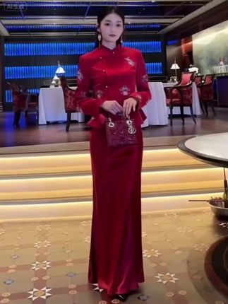#新中式旗袍连衣裙 新中式国风女装知性风旗袍裙子套装2025秋季新款宴会晚礼服两件套#红色系 #中式旗袍 #谁穿谁漂亮 #爱了爱了 @DOU+小助手 @DOU+上热门 @抖音创作灵感 @巨量千川