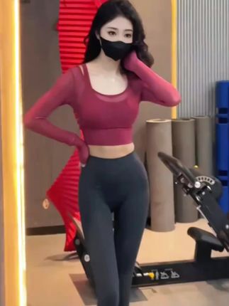 好的身材源自于每一天一点一滴的积累,把坚持变成习惯才是你最终的目的。#健身 #健身穿搭