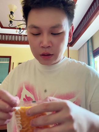 吃完就要出发去万宁咯#虎皮蛋糕片 #DIY蛋糕