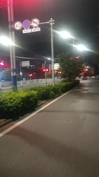 : 喝了点酒,微醺的感觉刚刚好,如果一言难尽,那就一饮而尽…