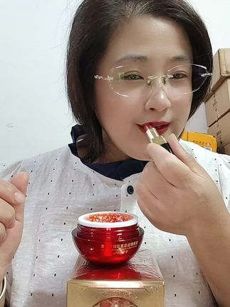 【粉丝福利来啦】下单龙血膏送品牌口红一支,龙血膏补水保湿滋润自然.提亮肤色.遮瑕养肤.粉质细腻服帖,强烈推荐#自用好物推荐