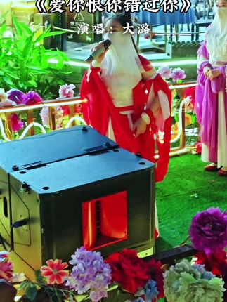 #热歌热门分享 #伤感歌曲 #唯美古风 #现场实拍 #古镇夜景