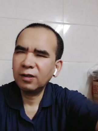 祝你平安健康,人财两旺,财源滚滚!心想事成。