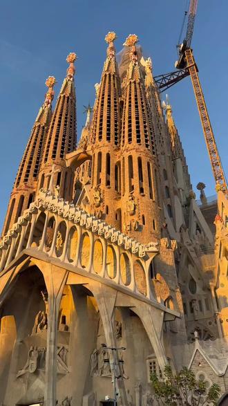 🇪🇸 巴塞罗那必打卡圣诞集市|圣家堂集市
📍Plaça Sagrada Familia
📅2025年11月22日-12月23日
周一、二、三、四、五以及周日和节假日
10:00 – 21:00
周六及节假日前一天10:00 – 22:00
#我的旅行日记 #旅行碎片 #旅行vlog #旅行随拍 #巴塞罗那旅行