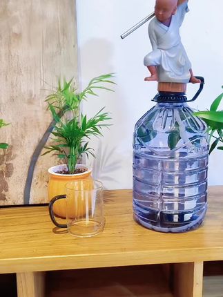 🔥这个小和尚抽水器绝了!大电机出水快到飞起,喝水仪式感直接拉满~#取水器#抽水器 #抽水器 #上水器 #好物推荐🔥 #好物 @DOU+上热门 @DOU+小助手 @抖音小助手 @抖音创作灵感