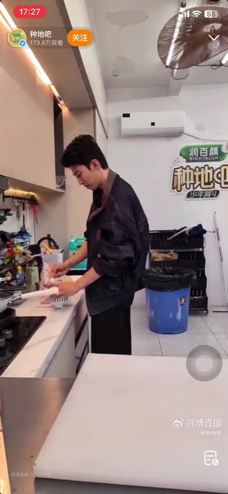 不再依赖哥哥算长大吗 在这个系列十个勤天有独一无二的回答🤣🤣#十个勤天 #生活直播