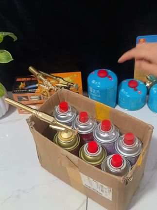 这个喷火枪可厉害了,它不仅防烫,而且火焰超猛,不管是烤肉、烧烤还是点碳,都超级方便。 #久烧不烫手#卡式喷枪#卡式气罐#户外露营#好物推荐