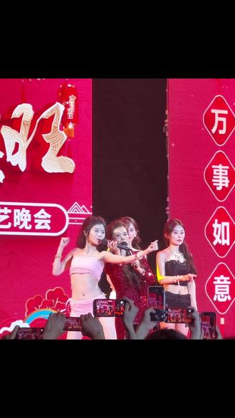 今天是嫩嫩的粉粉妮ᰔᩚ @悦影女团-妮妮⁰⁰⁷ 妮宝的个人solo~ #全场最靓的女孩 #悦影女团 @悦影女团⁰⁰⁷ #直拍现场