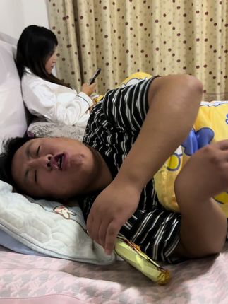 大半夜就烤肠能经得动我熬夜了~这次机制太好了,烤肠老好吃了~ #三农耕耘计划 #幸福乡村丰收季 #原创视频 #记录生活