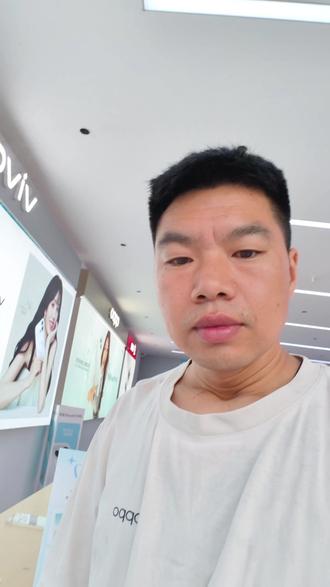 手机锁屏的时候,桌面壁纸可以来回滑动 还可以看里面的视频,甚至是广告,有时候装在口袋里容易误触,或者小孩使用容易点到链接,如何关掉它,一招教会你,了解更多手机手表,平板使用小技巧,关注我 #OPPO陕西 #陕西OPPO健康达人
#OPPO陕西省心狂补节#OPPO省心狂补节