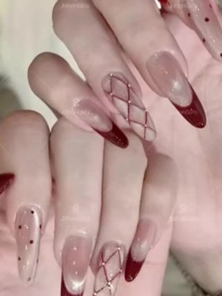 #红色美甲 #美甲分享 #蹦迪美甲 #辣妹美甲 #穿戴甲推荐