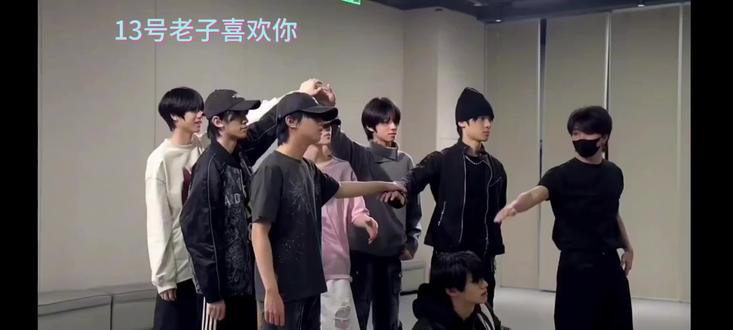 re一下《13号老子喜欢你》
#杰丞 #271199 #新音 #新音纪录片 #re