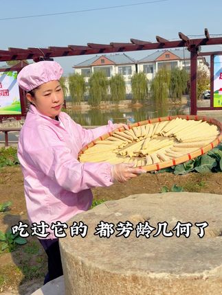 吃过它的都不年轻了吧,小时候一到过年就给父母要着吃零食 708090后童年的记忆#小时候味道 #麦芽糖 #手工制作